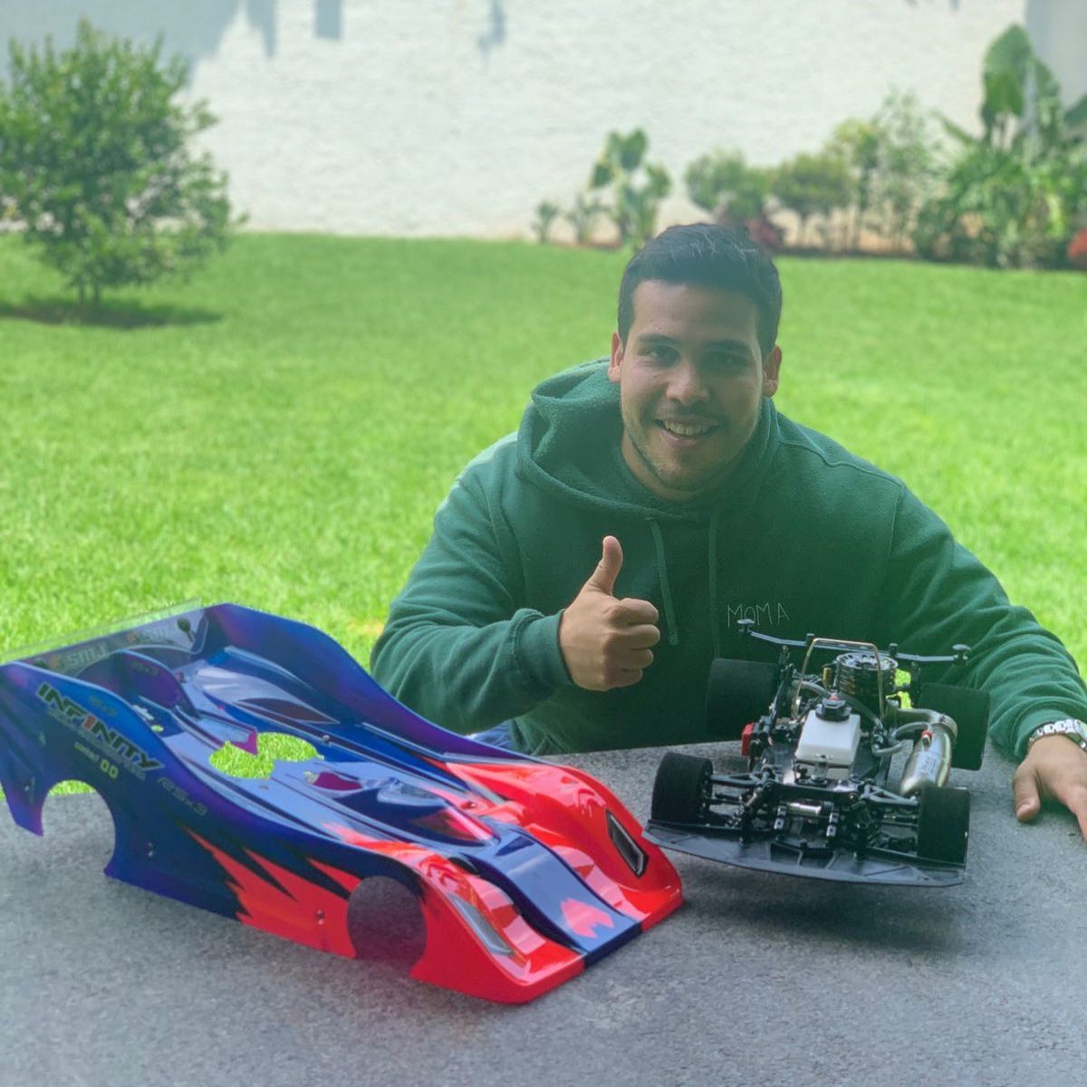 Jerry Elías se une a los 1/8 Nitro PRO con un Infinity IF18-2