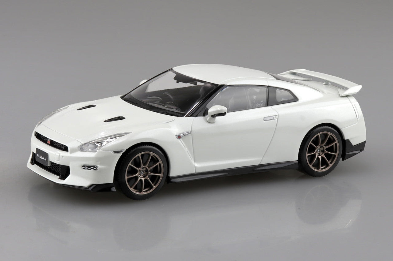 Aoshima Model Kits - 1/32 Snap Kit #03-BW Nissan R35 GT-R 2024 (Brilliant White Pearl)