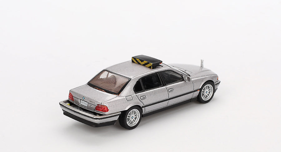 Mini GT - BMW 750IL "Tomorrow Never Dies" 1/64