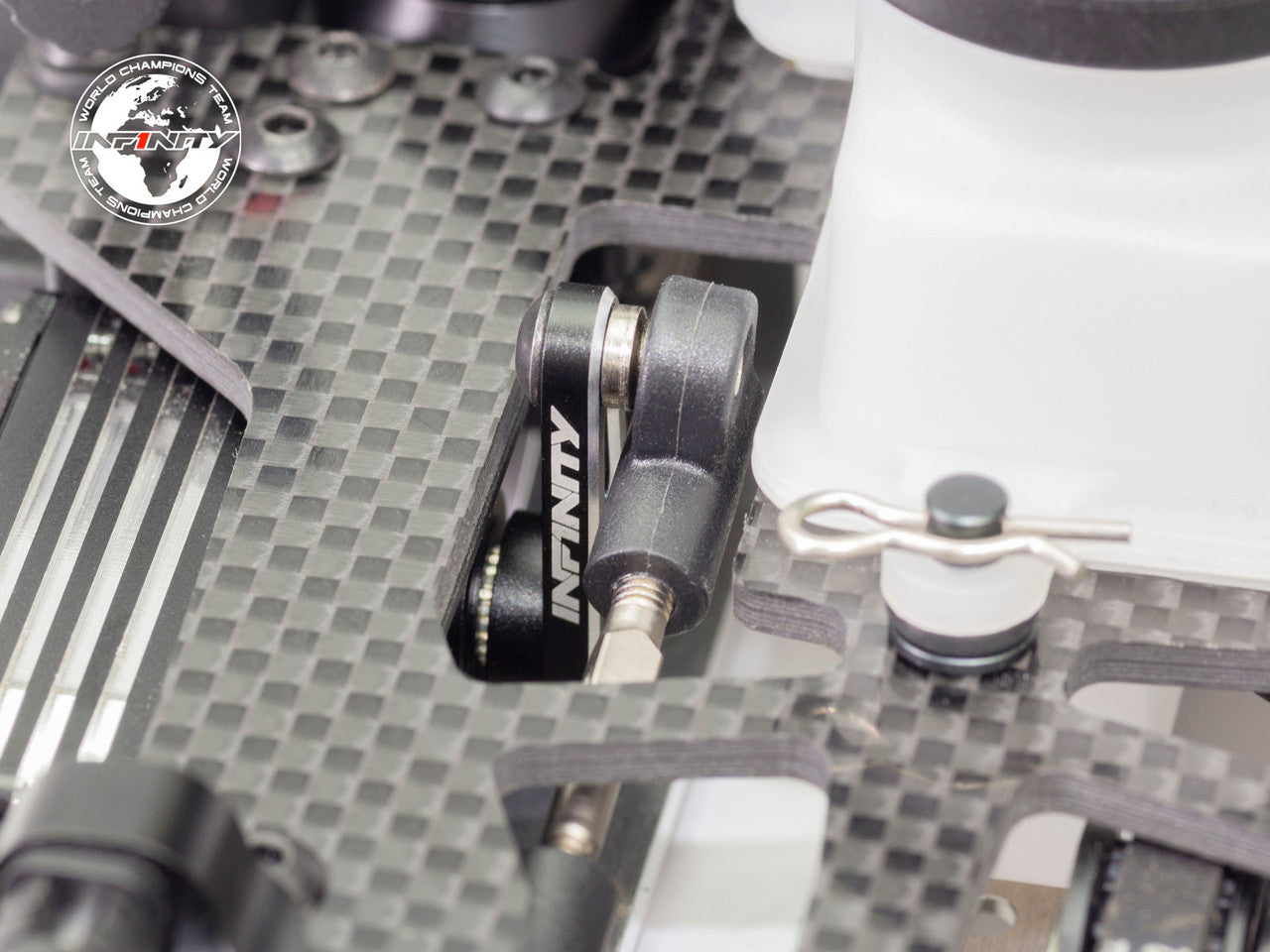 Infinity - Bocina Servo de Altura Baja de Aluminio (25T/IF15-2)