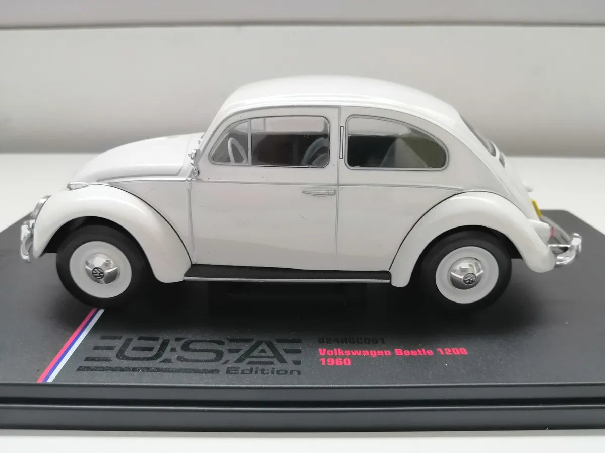 Ixo Models - 1960 Volkswagen Beetle - Pearl White, escala 1:24