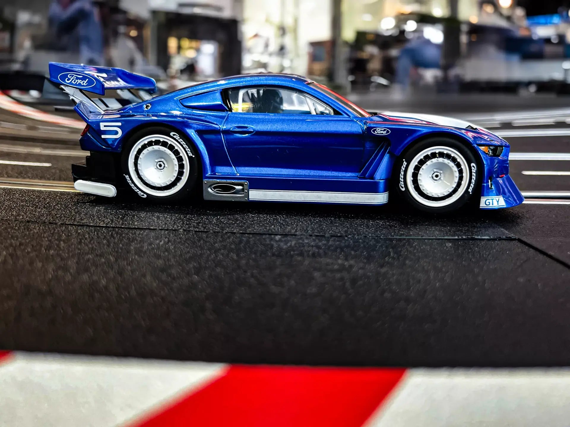 Carrera - Ford Mustang GTY "No.5" Digital, Escala 1/32