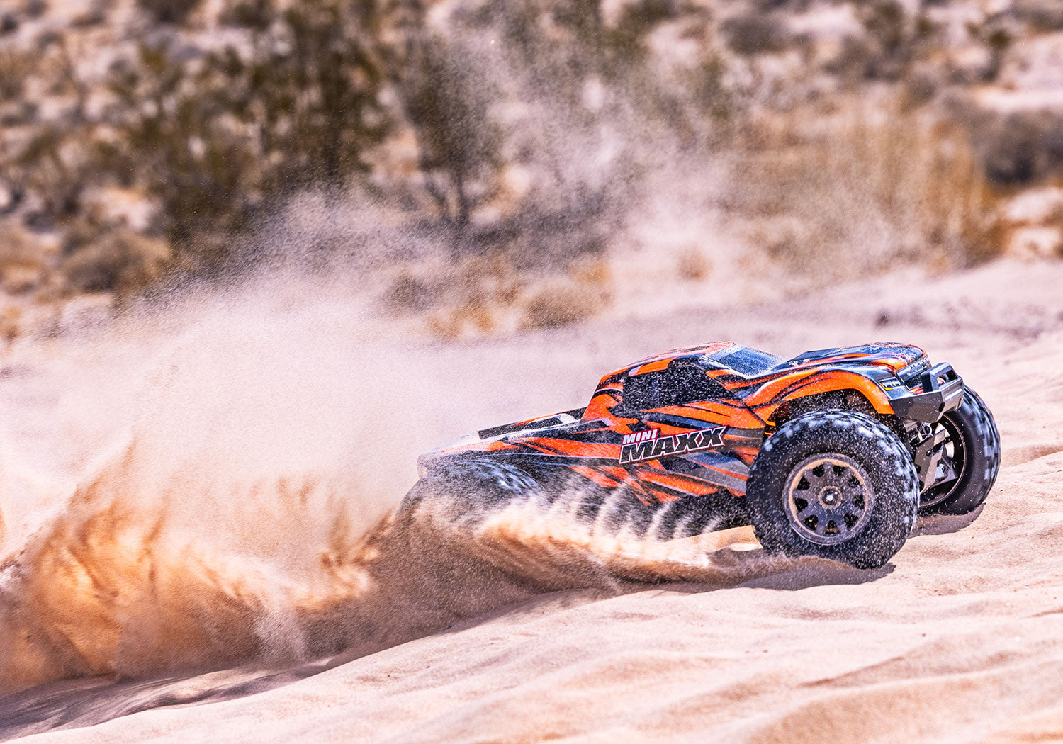 Traxxas - Mini Maxx® Brushless 1/16 4WD RTR Monster Truck w/TQ™ 2.4Ghz Radio, Battery & Charger, Naranja