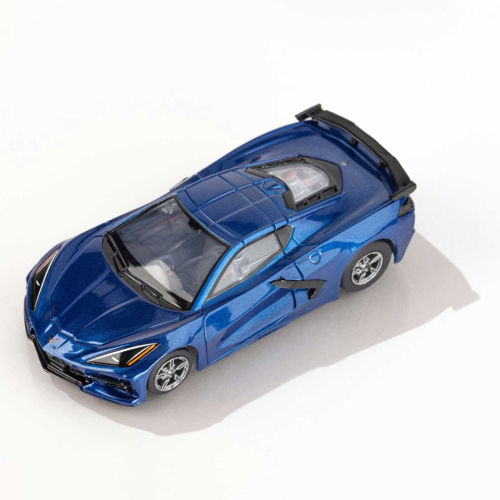 AFX - Corvette C8 Slot Car, Metallic Riptide Blue, Escala 1/64