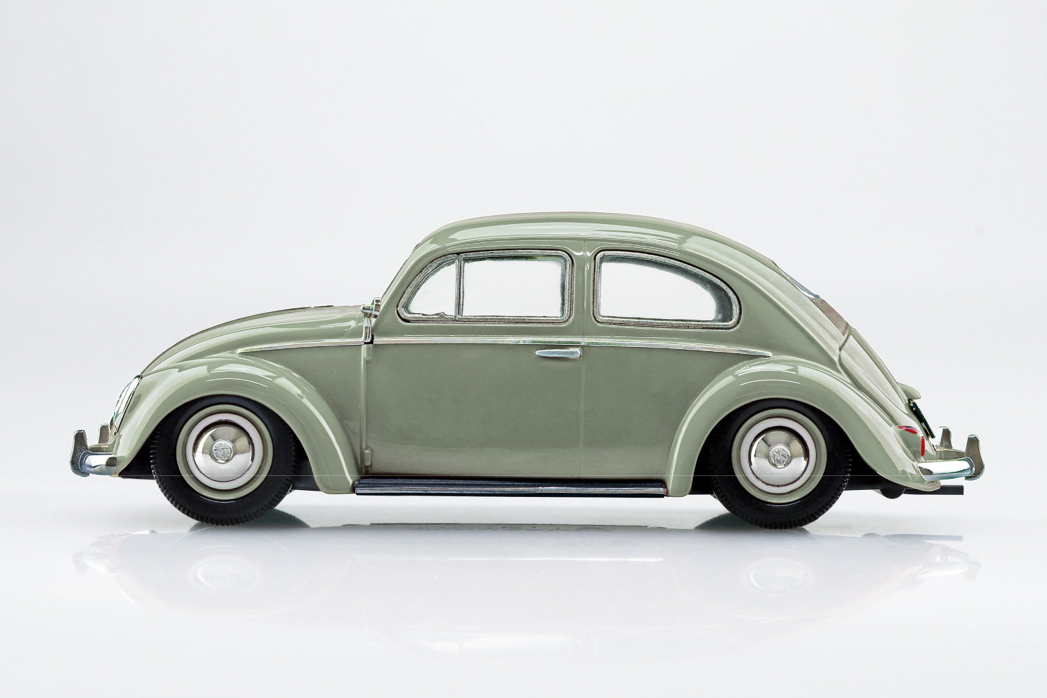 Aoshima Model Kits - 1/32 Snap Kit #20-RG Volkswagen Beetle (Reed Green)
