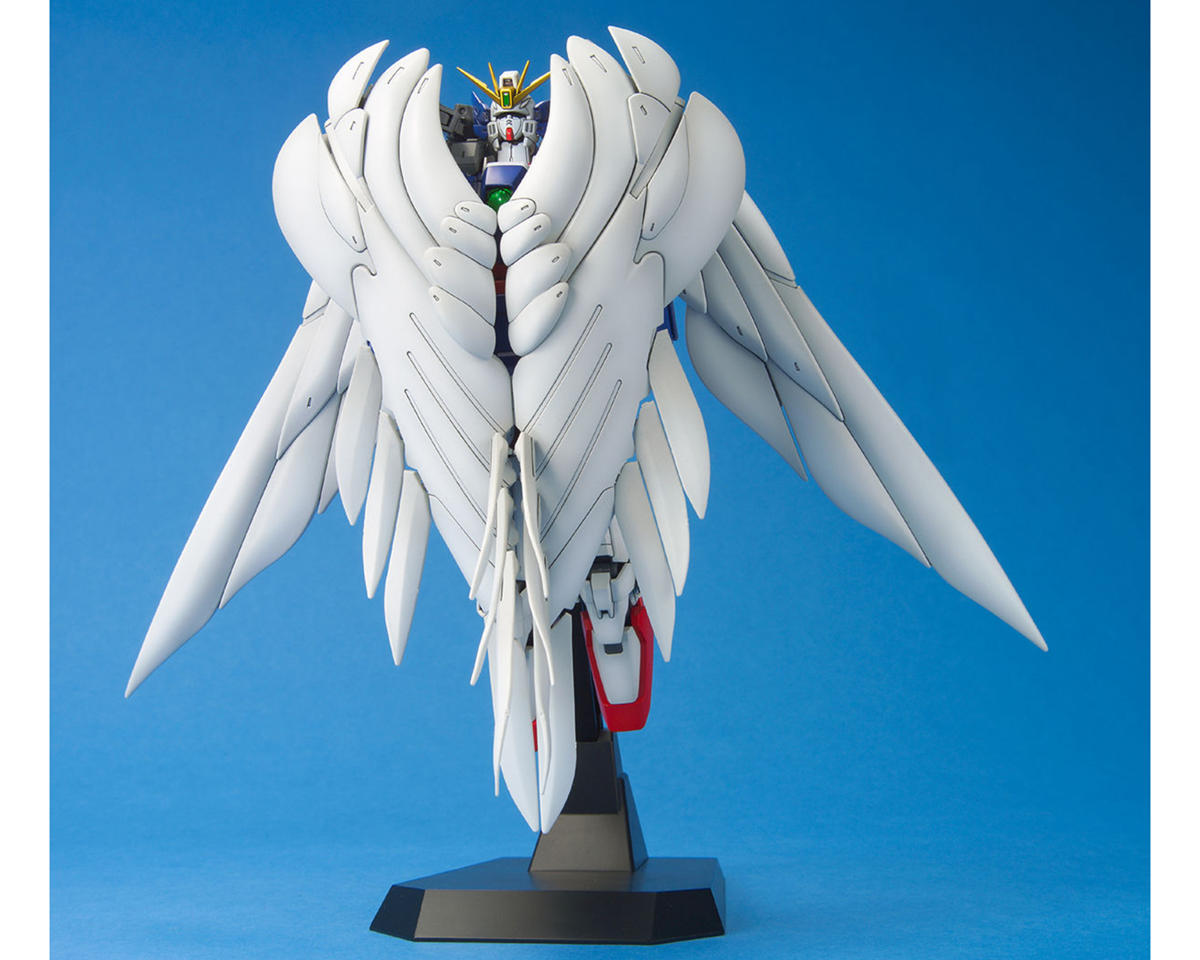 Bandai - 1/100 MG Wing Gundam Zero (EW) "Gundam Wing: Endless Waltz"