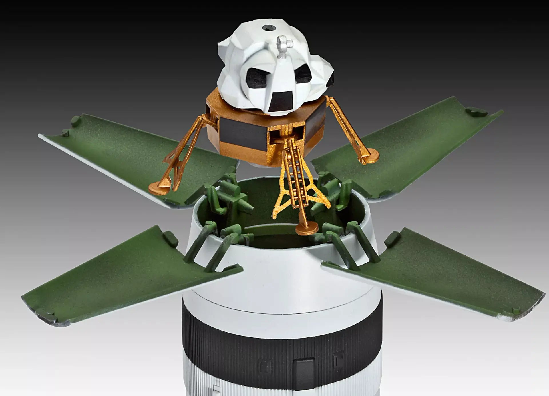 Revell - Apollo Saturn V