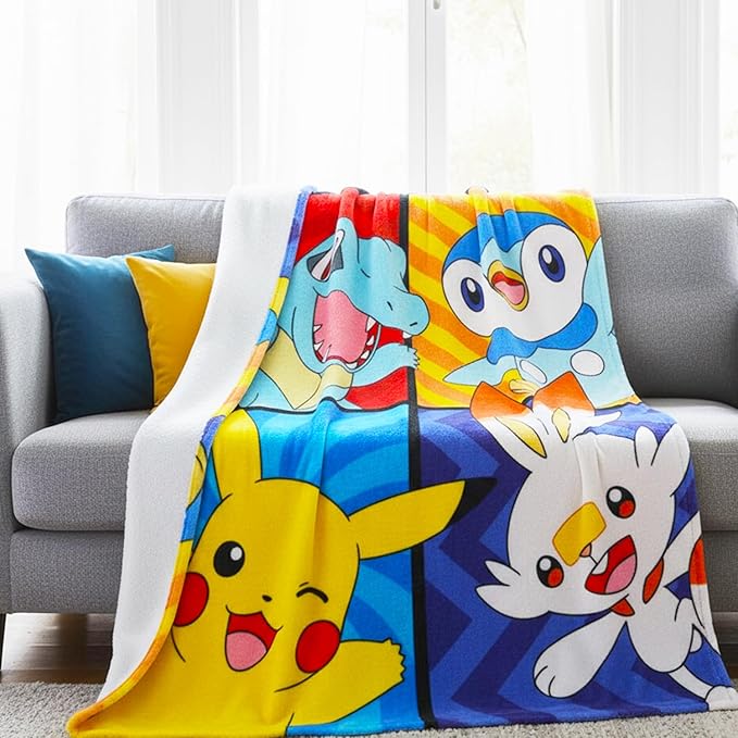 Pokemon - Frazada con estampado de Pikachu, Piplup, Totodile y Scorbunny.