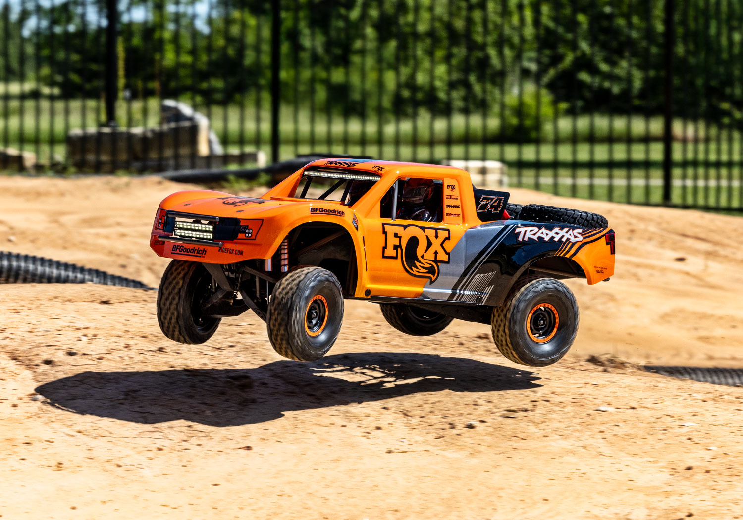 Traxxas - Unlimited Desert Racer UDR 6S RTR 4WD Race Truck, Fox