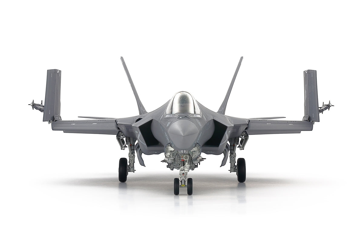 Tamiya - 1/48 Lockheed Martin F-35 C Lightning II Plastic Model Kit