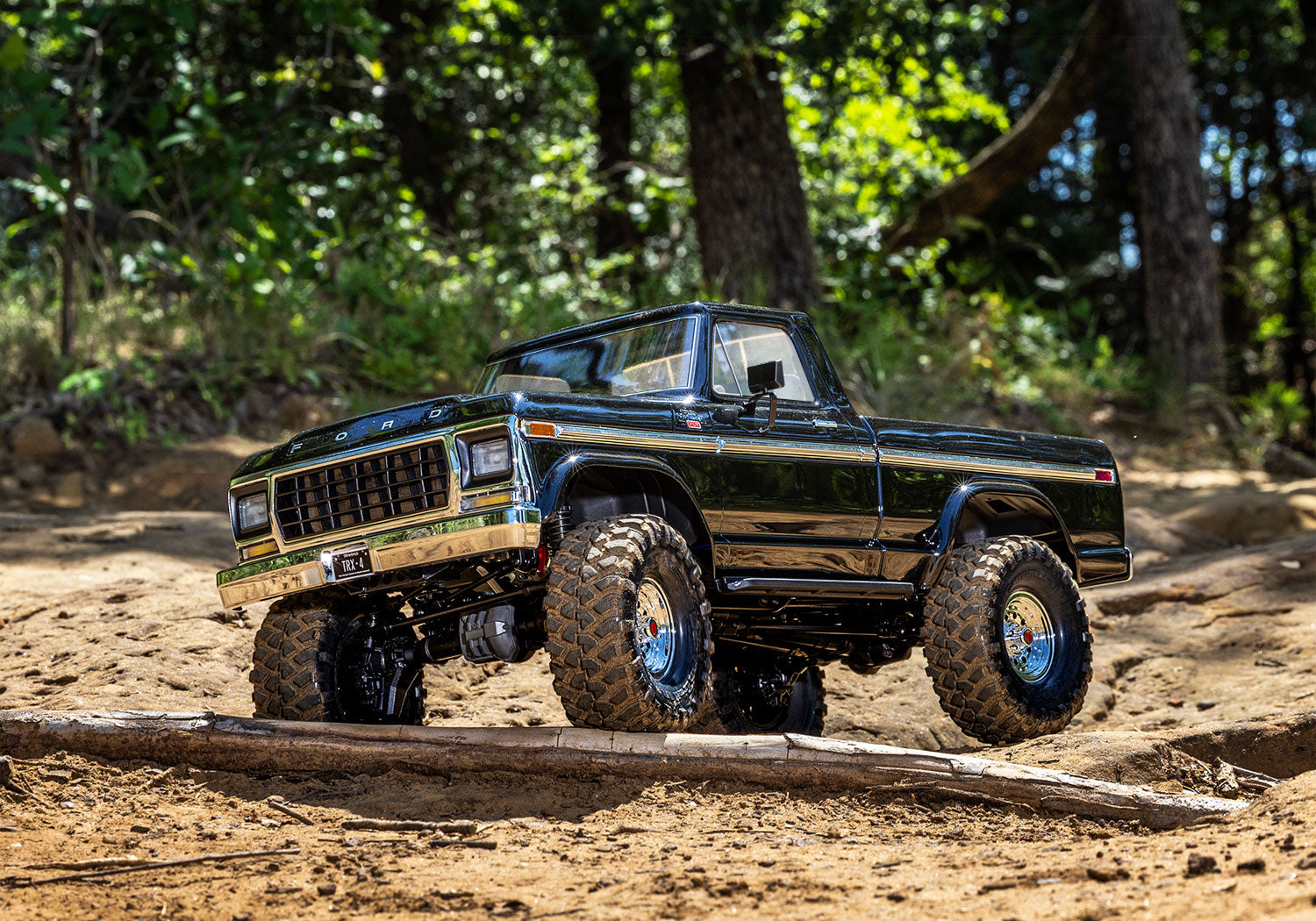 Traxxas - TRX-4® 1/10 4WD RTR Scale & Trail® Rock Crawler w/Ford® F-150® Truck w/XL-5™ HV ESC & TQ™ 2.4GHz Radio, Negra