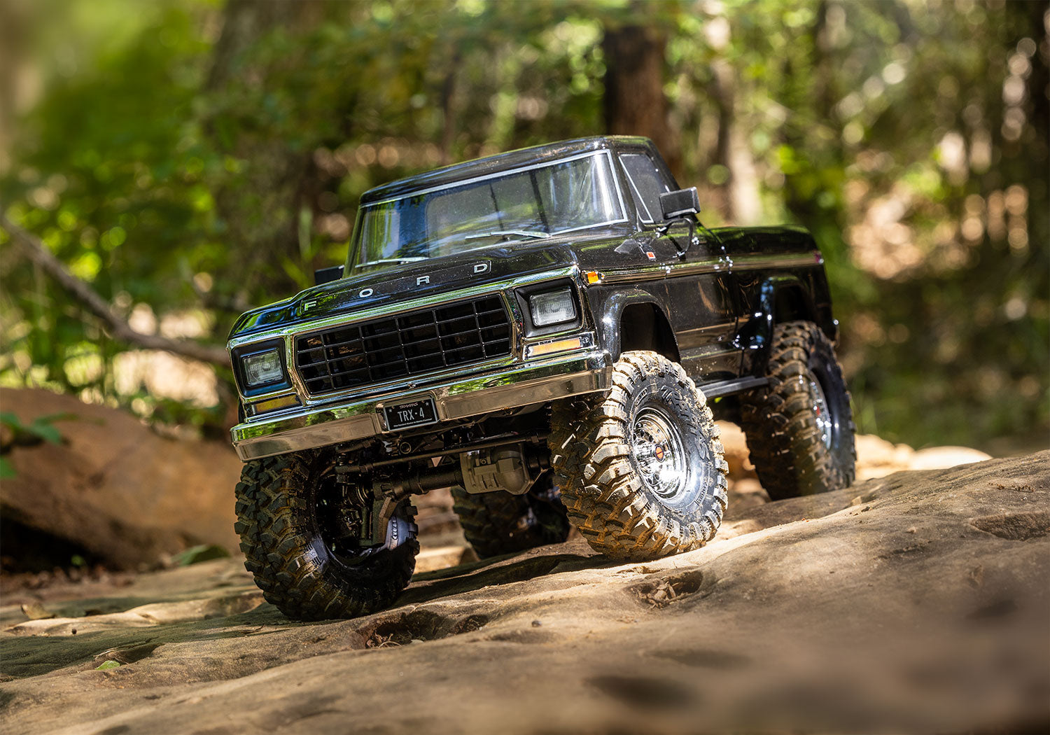 Traxxas - TRX-4® 1/10 4WD RTR Scale & Trail® Rock Crawler w/Ford® F-150® Truck w/XL-5™ HV ESC & TQ™ 2.4GHz Radio, Negra