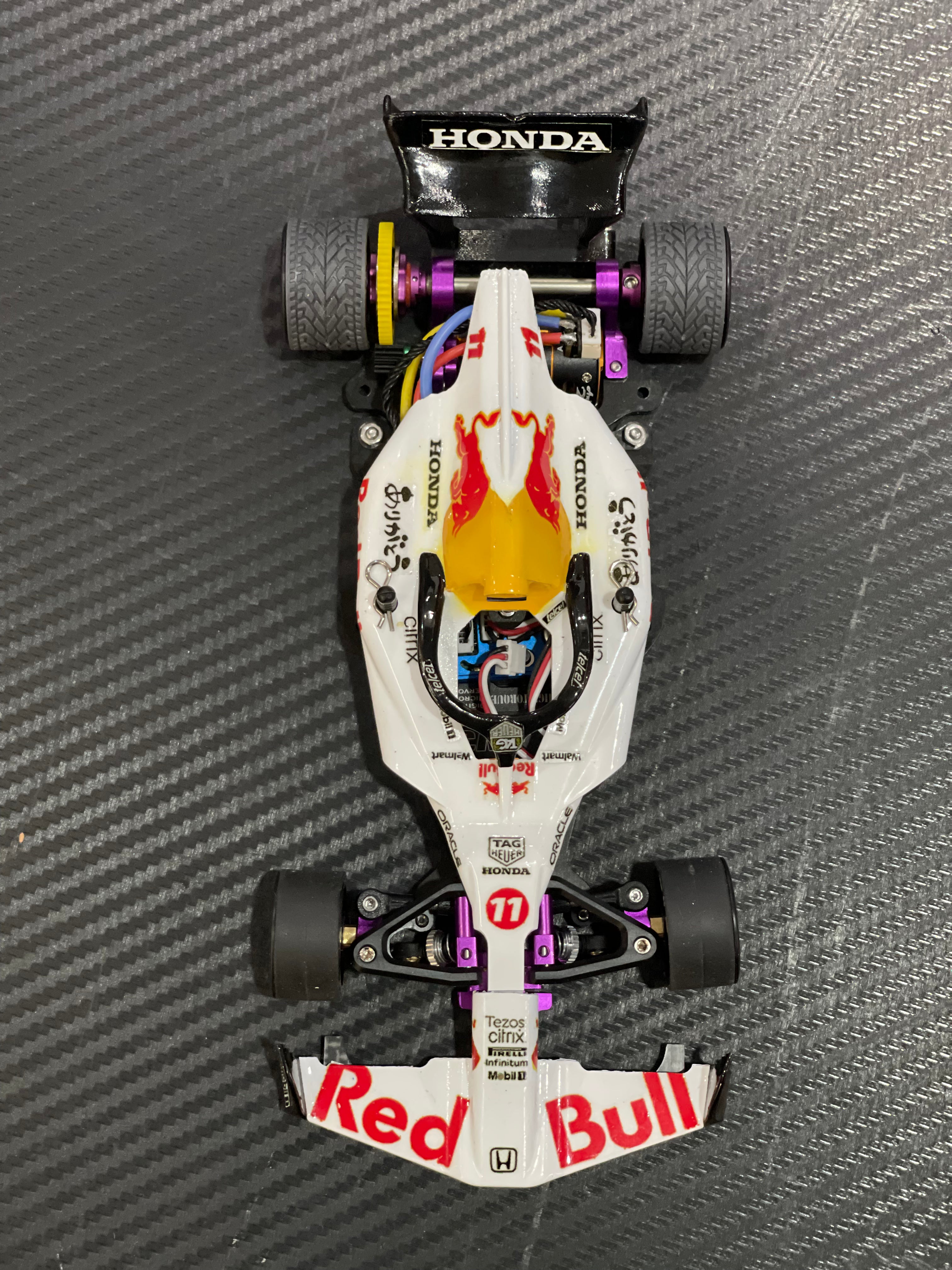 G Force - F1 Formula - Armado y Pintado - Redbull RB16B Sergio Checo Pérez GP Turquía