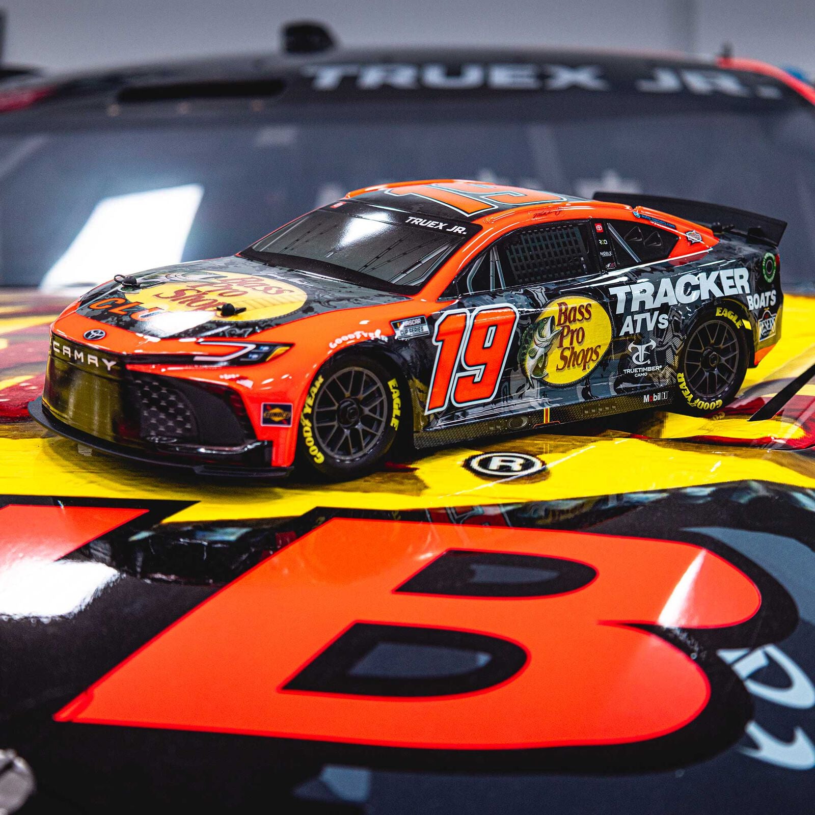 Team Losi - 1/12 NASCAR RC Racecar Martin Truex Jr. No. 19 2024 Bass Pro Toyota Camry 2S AWD RTR Brushed On-Road (Battery & Charger Included), Orange