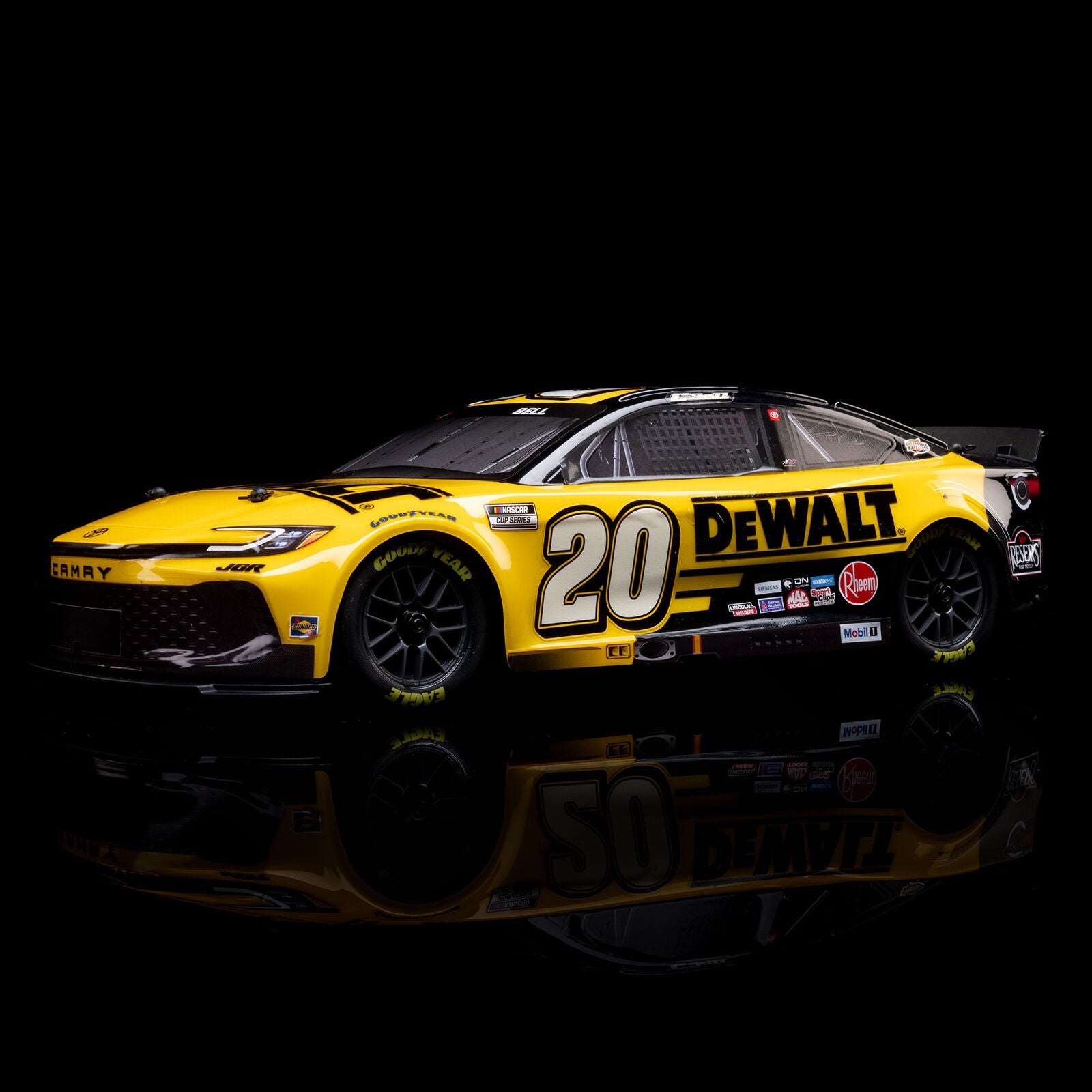 Team Losi - 1/12 Losi NASCAR 2025 Christopher Bell No. 20 DeWalt (Battery & Charger Included)