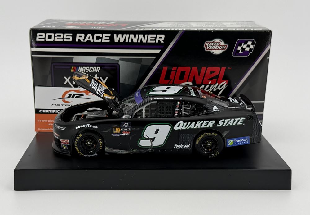 Lionel Racing - Daniel Suárez NO. 9 QUAKER STATE Autódromo Hermanos Rodriguez | JUNE 14, 2025, (Autografiado), escala 1:24