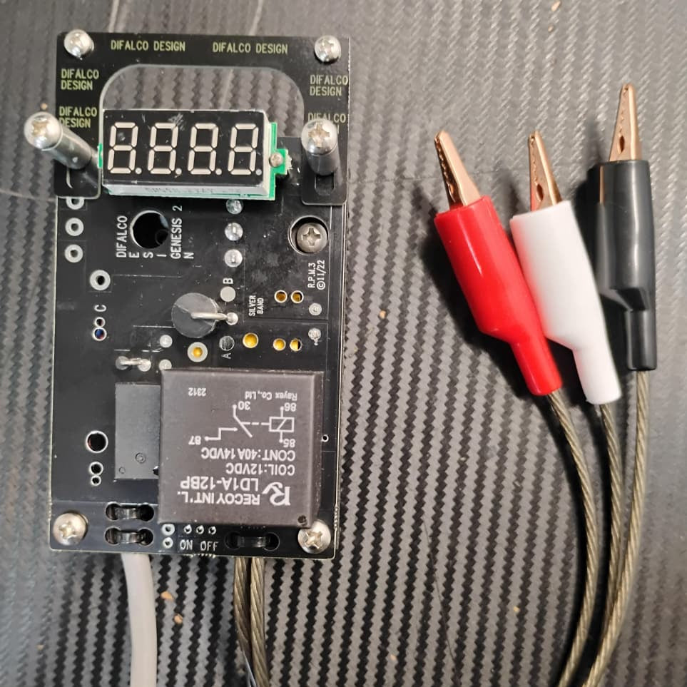 Difalco Desing - 1/32 Genesis HD30, 30 Band, Positive Polarity, w/ Traction Control + Voltimeter (RED)