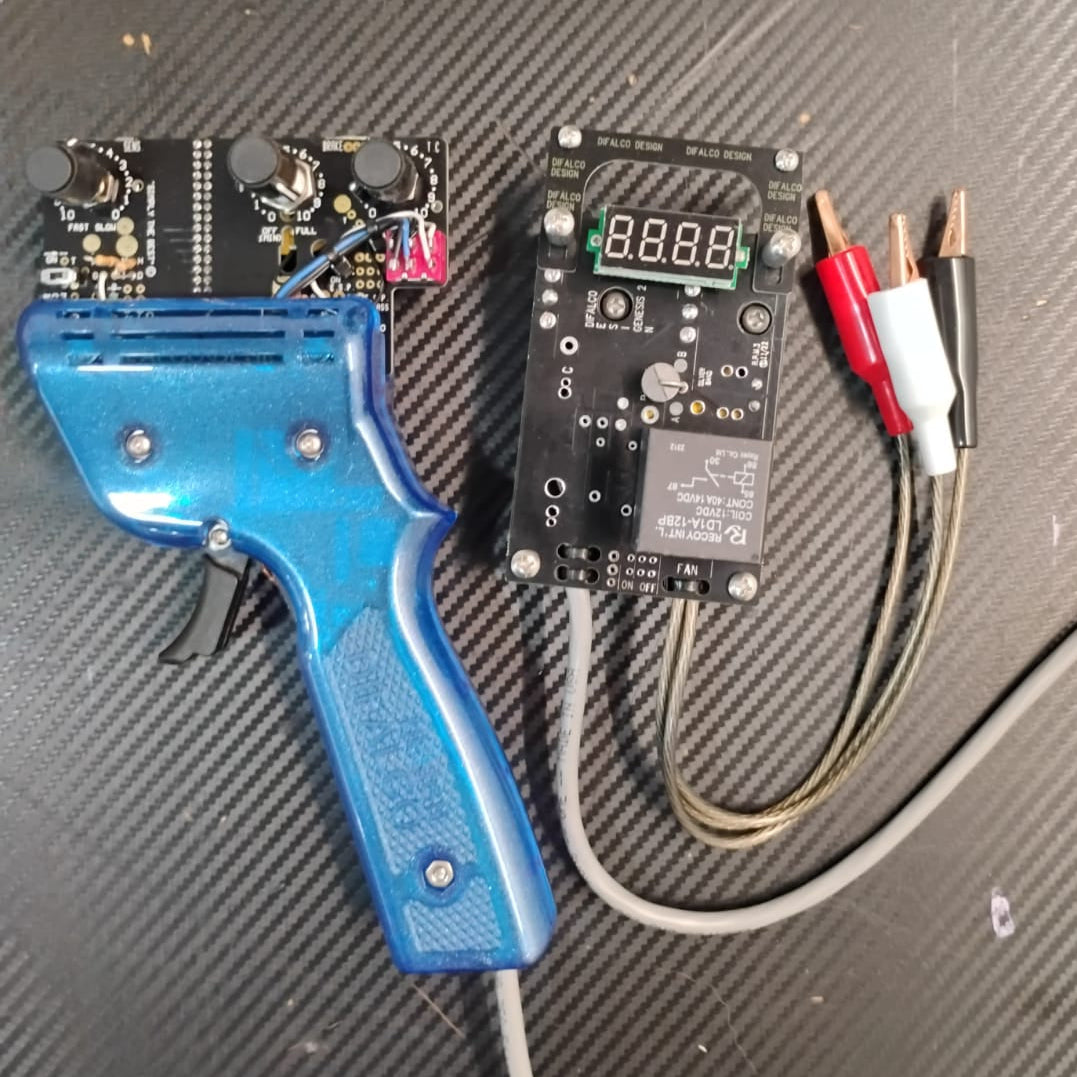 Difalco Desing - Genesis Pro Electronic HO Controller (BLUE)