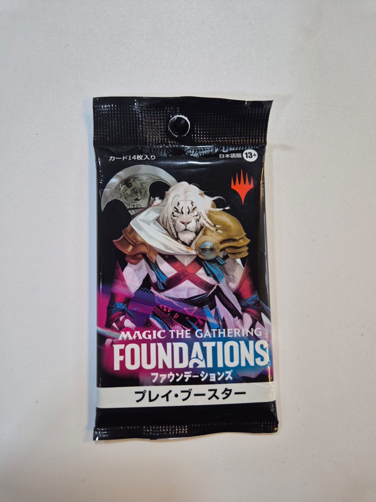 Magic MTG - Foundations - Play Booster sobre (Japonés) - Magic: The Gathering