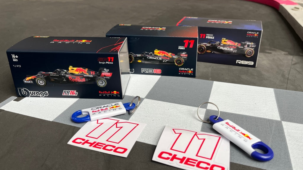 Bburago - Combo: Sergio Checo Pérez Red Bull Racing Rb16B Rb18 Y Rb19 #11 Escala 1:43 En Existencia