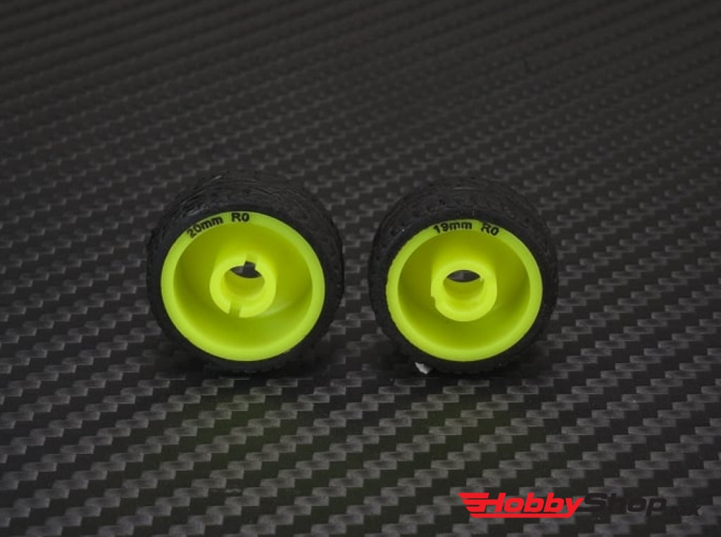 Pn Racing - Mini-Z 2Wd Machine Delrin Cut Yellow Formula 11X19Mm Flanged Wheel R3 En Existencia