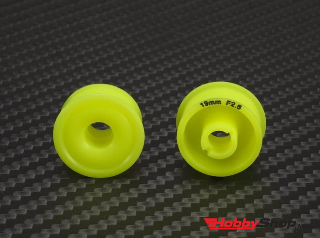 Pn Racing - Mini-Z 2Wd Machine Delrin Cut Yellow Formula 8.5X19Mm Flanged Wheel F25 En Existencia