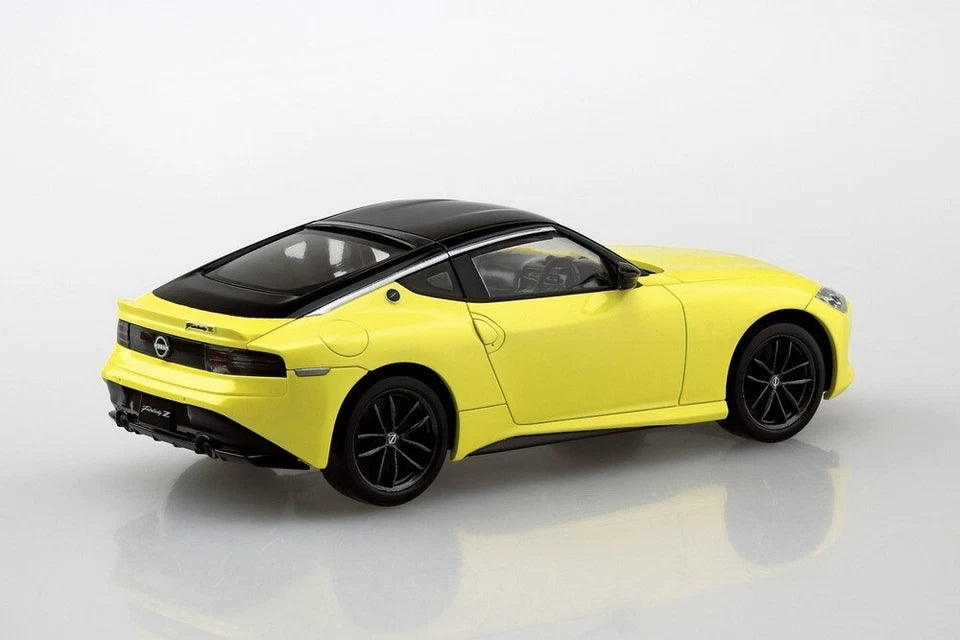 Aoshima Model Kits - 1/32 Snap Kit #17-A Nissan RZ34 Fairlady (Ikazuchi Yellow)