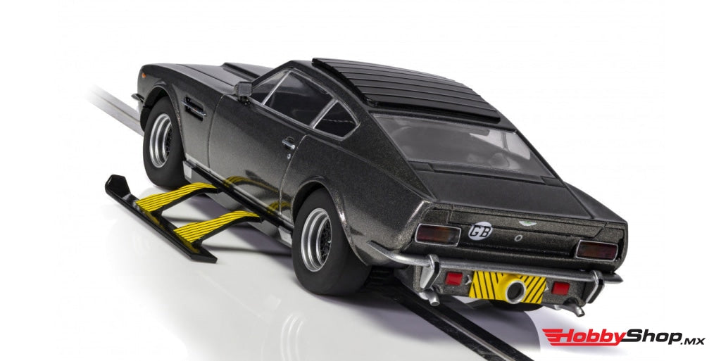 Scalextric - James Bond Aston Martin V8 The Living Daylights Escala 1/32 En Existencia