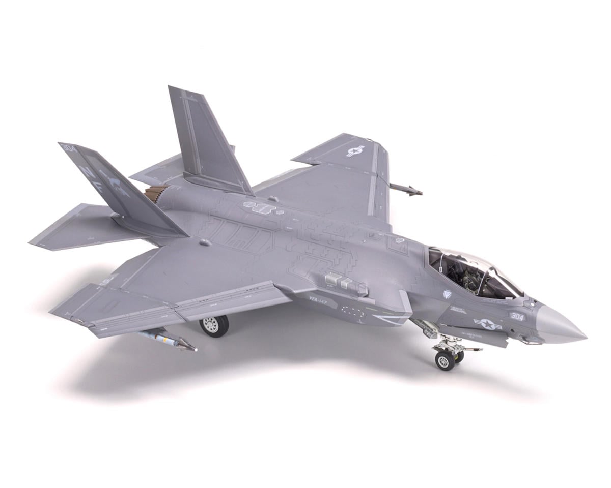 Tamiya - 1/72 Lockheed Martin® F-35®C Lightning II® War Bird Plastic Model Kit