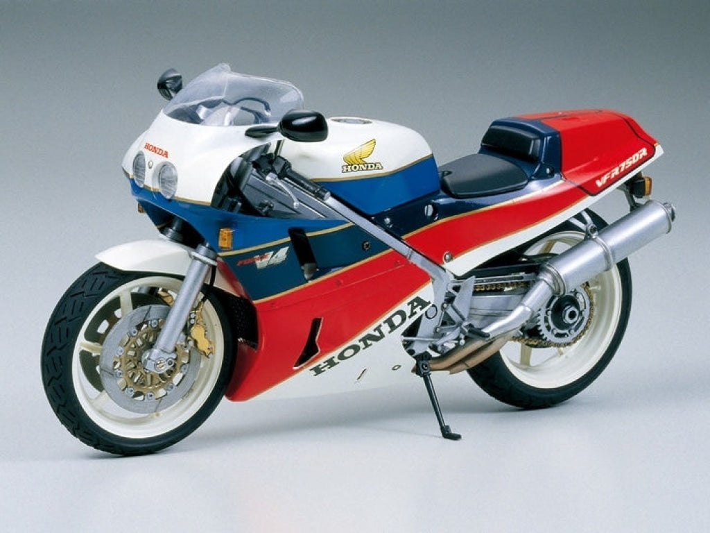 Tamiya - Honda Vfr750R Motorcycle Plastic Model Kit En Existencia
