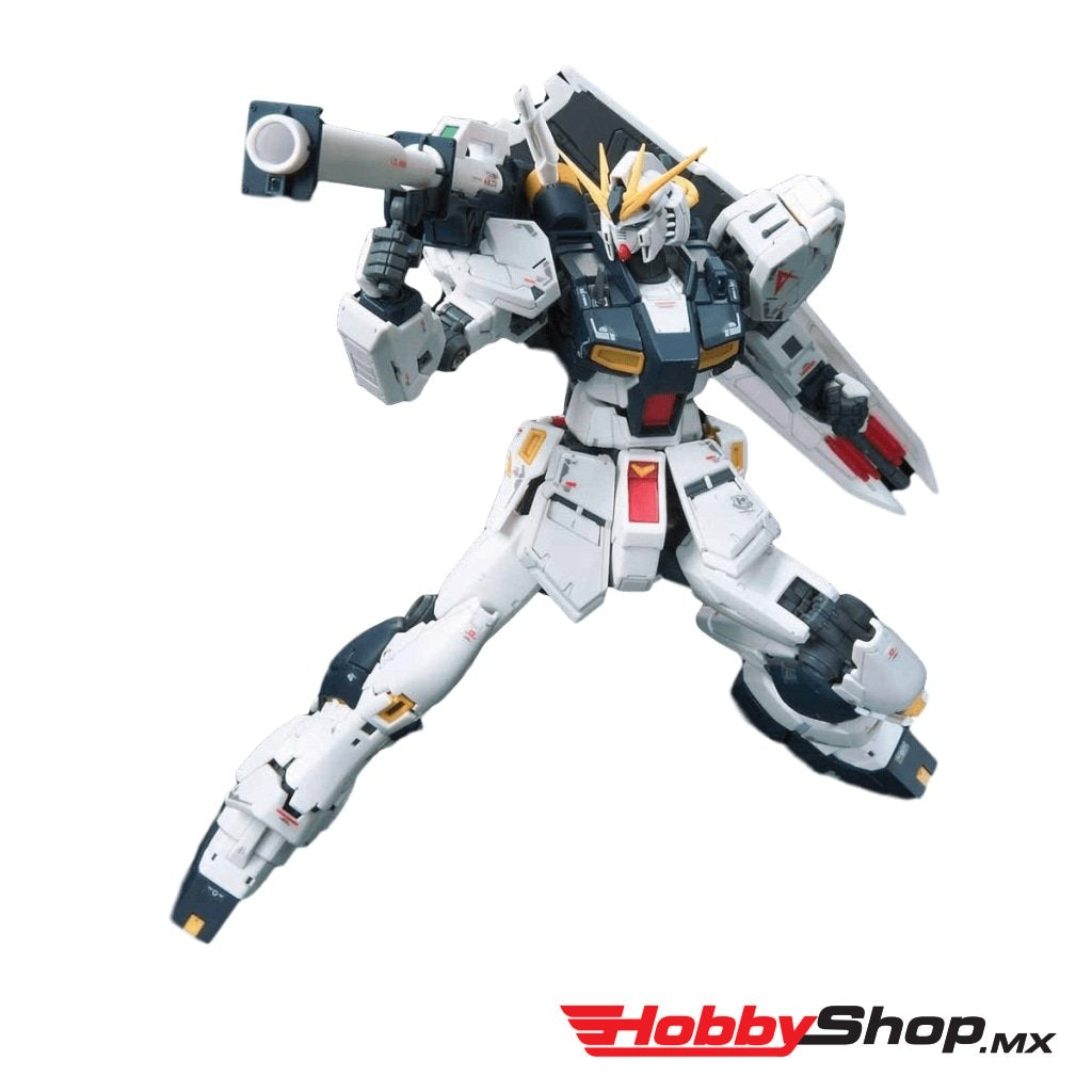 Bandai - Rx-93 V Gundam Chars Counterattack Rg 1/144 Model Kit En Existencia
