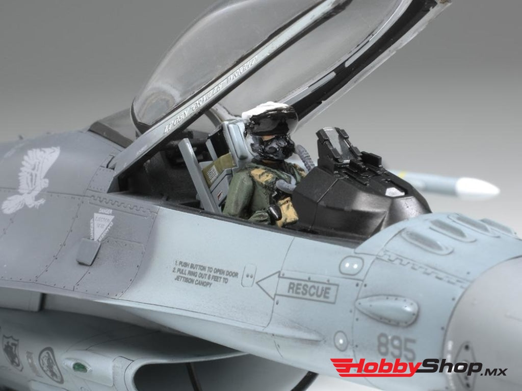 Tamiya - 1/48 Lockheed Martin F-16Cj Plastic Model Airplane Kit En Existencia