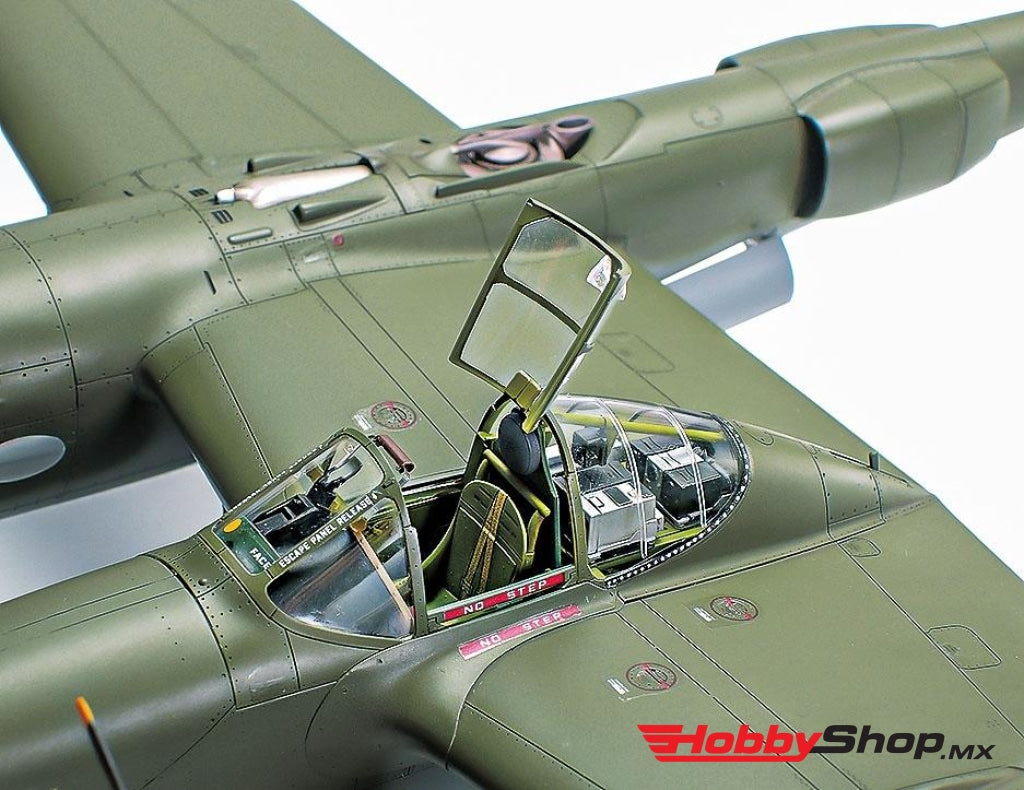 Tamiya - 1/48 Lockheed P-38 F/g Lightning Plastic Model Airplane Kit En Existencia