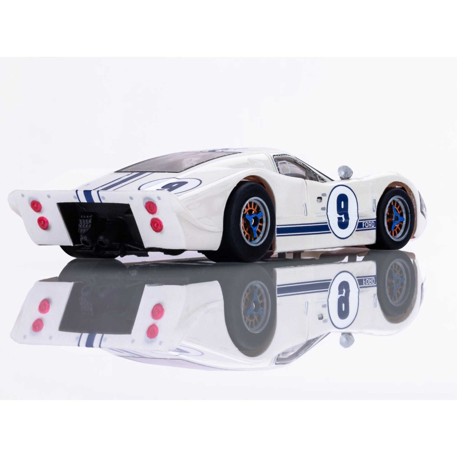AFX - Ford GT40 Mark IV #9 Slot Car, White, Escala 1/64