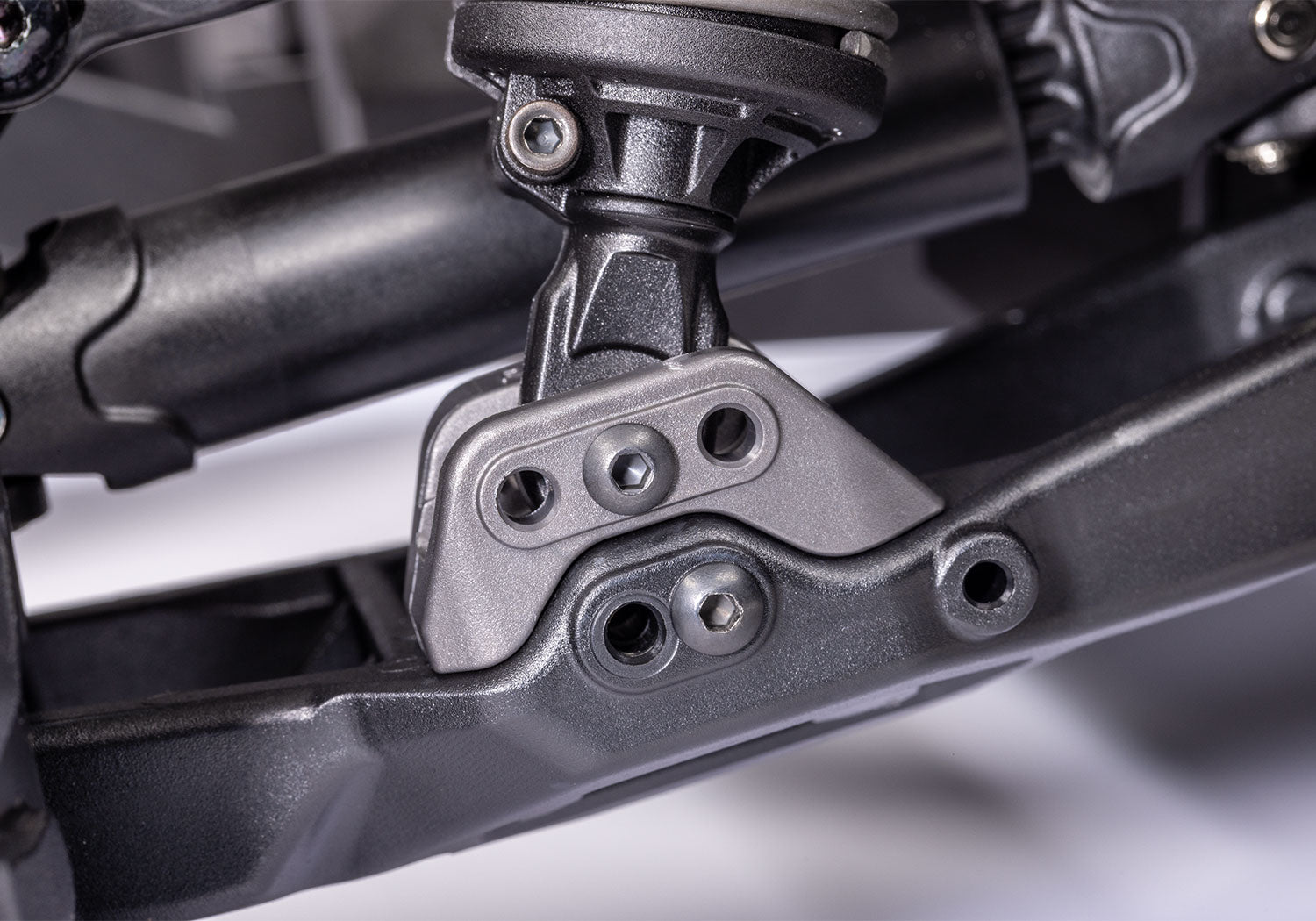 Traxxas - Maxx® Slash® 6S 1/10 RTR 4x4 Brushless Short Course Truck w/TQi™ 2.4GHz Radio & Link Module, Rock n Roll