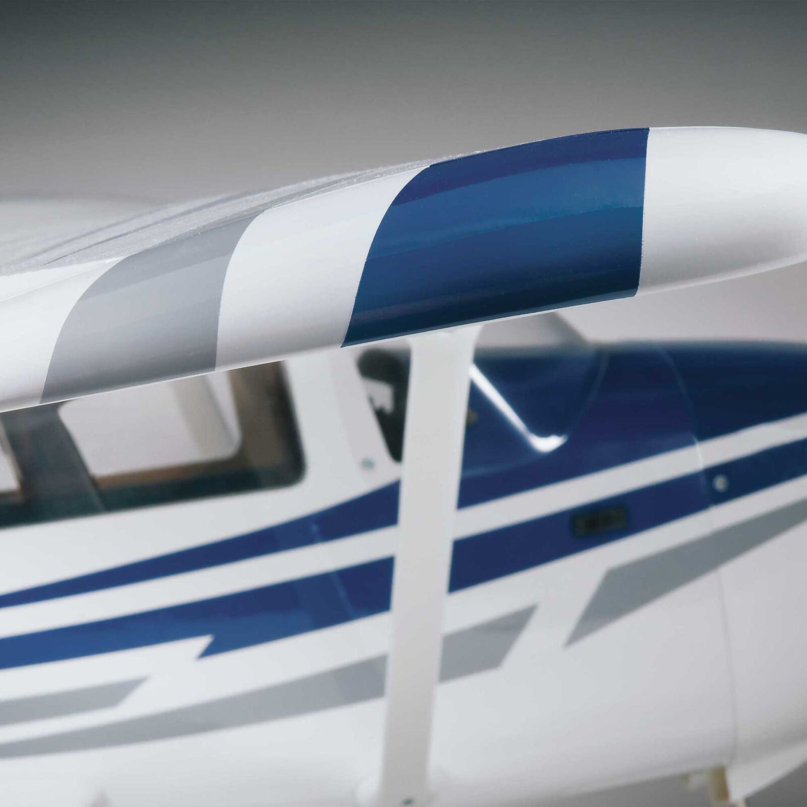 Top Flite - Cessna 182 Skylane .60-.91 GP/EP ARF, 81"