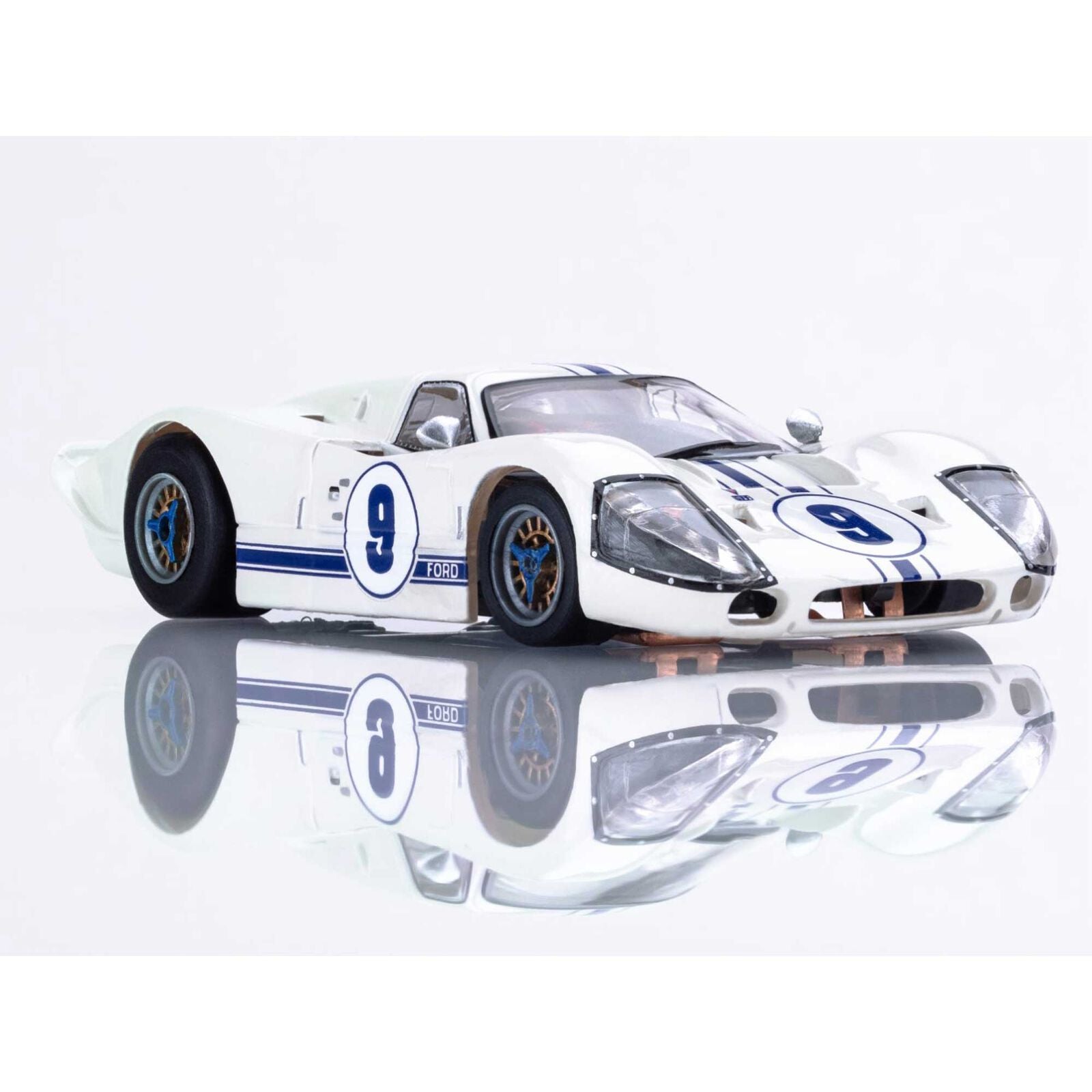 AFX - Ford GT40 Mark IV #9 Slot Car, White, Escala 1/64