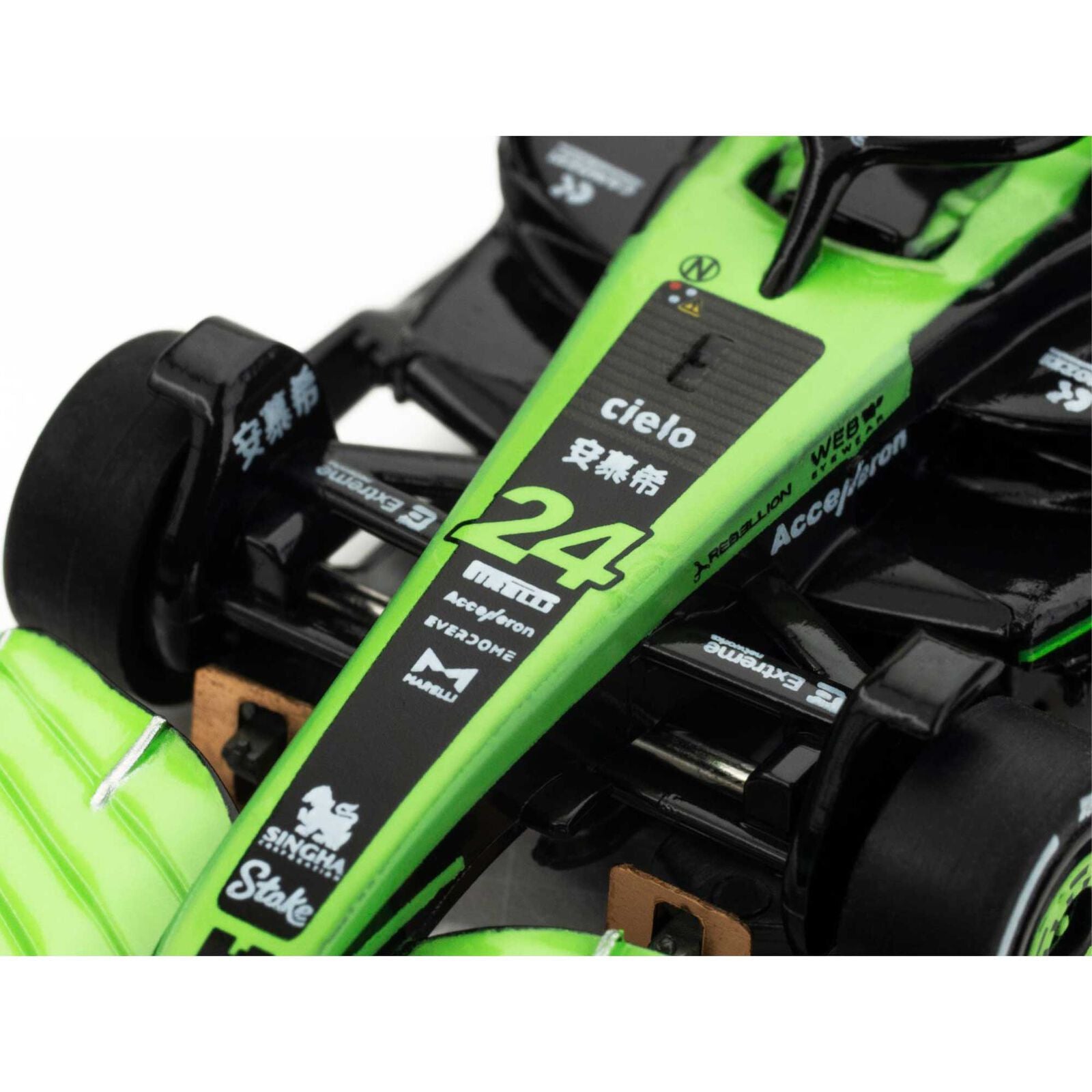 AFX - Sauber Formula-1 C44 #24 FY Slot Car, Escala 1/64
