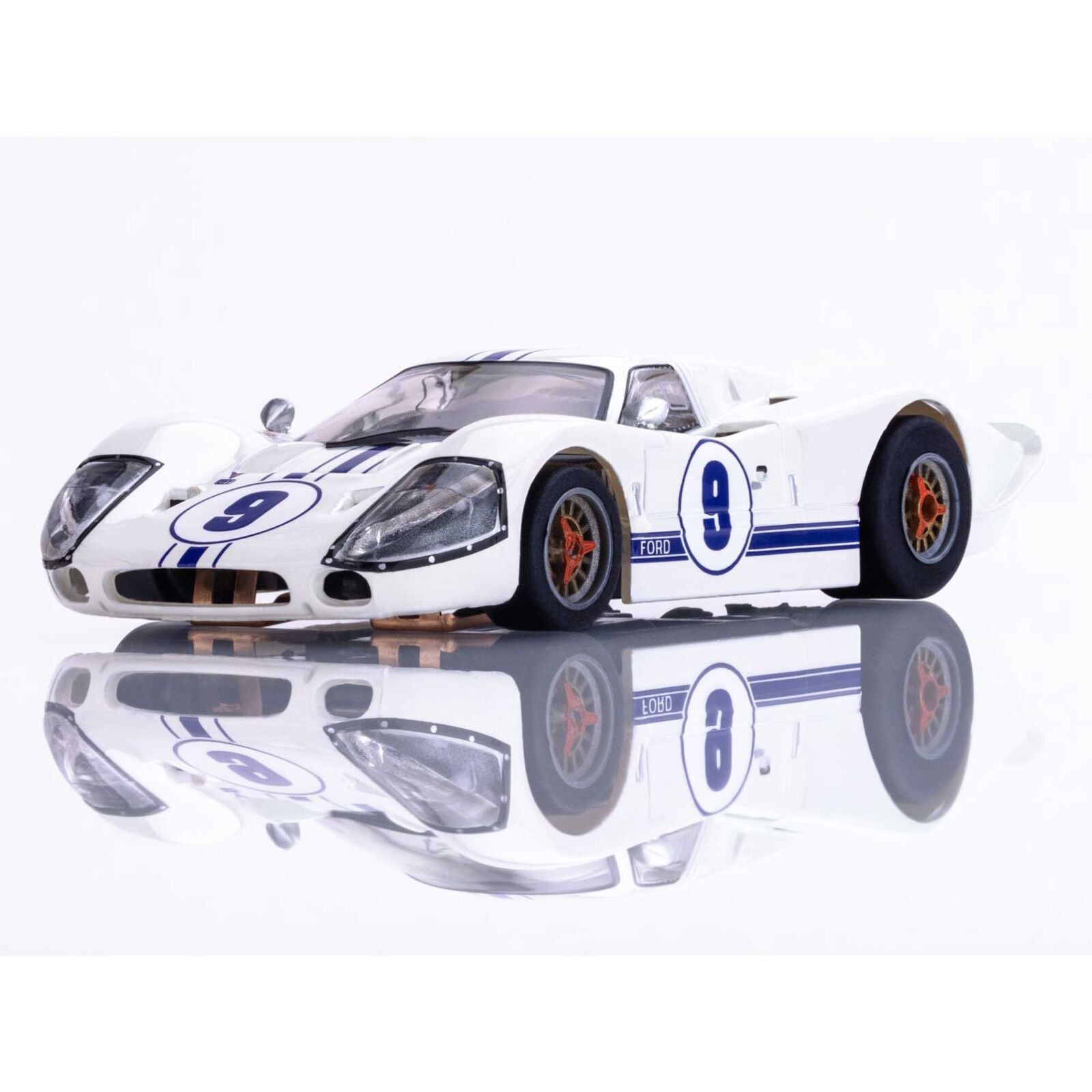 AFX - Ford GT40 Mark IV #9 Slot Car, White, Escala 1/64