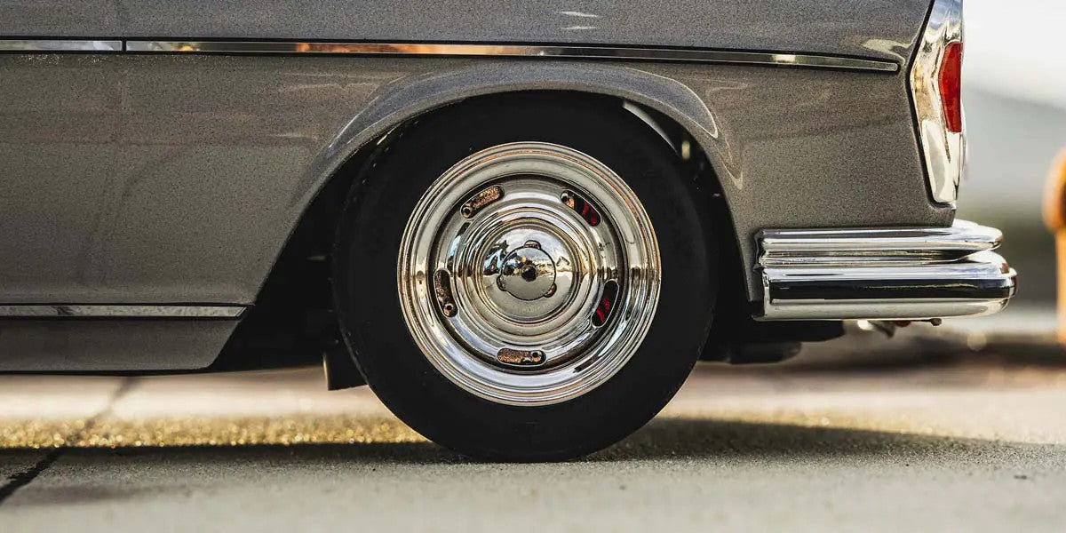 Kyosho - 1:10 Scale Radio Controlled Electric Powered 4WD FAZER Mk2 FZ02L Series readyset 1971 Mercedes-Benz 300 SEL 6.3 Beige Gray