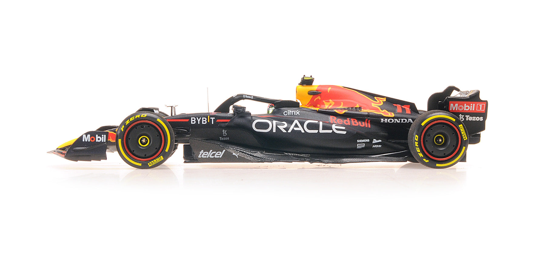 Minichamps - Red Bull - F1 RB18 Team Oracle Red Bull Racing #11 3rd México GP 2022 Sergio Pérez, escala 1:43