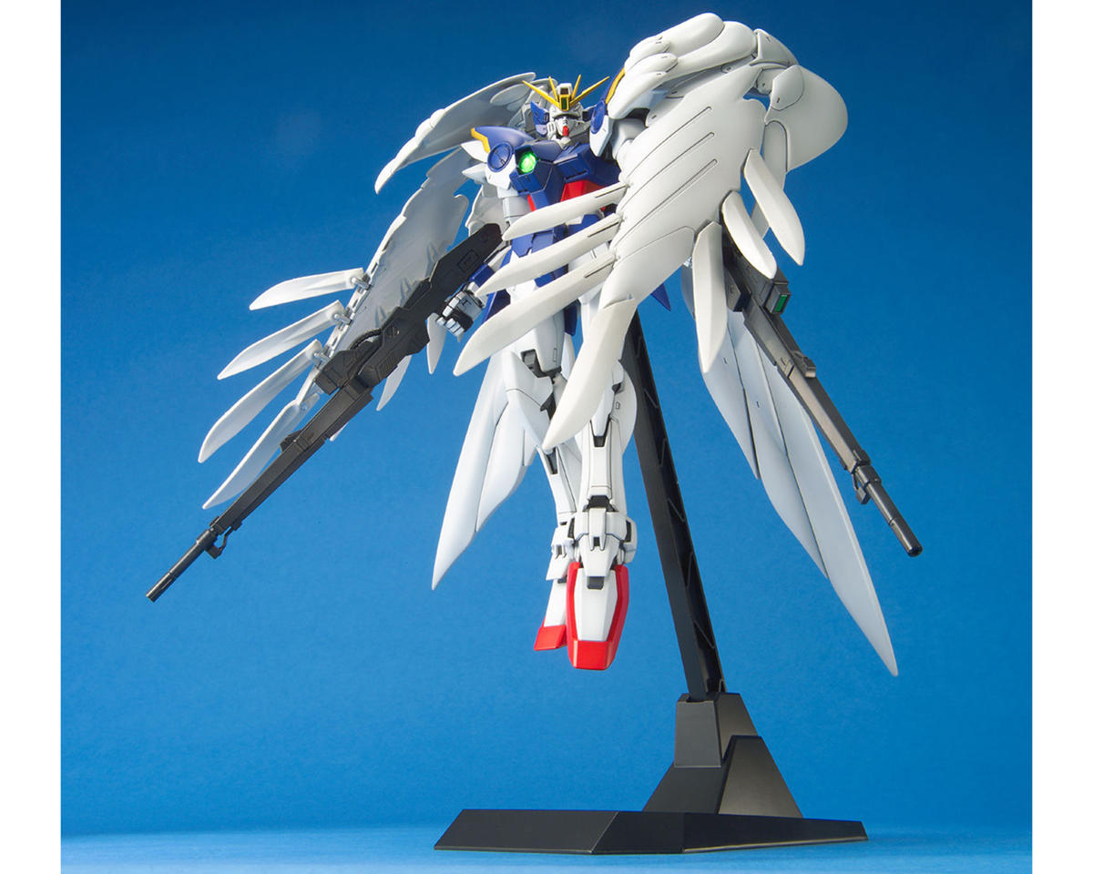 Bandai - 1/100 MG Wing Gundam Zero (EW) "Gundam Wing: Endless Waltz"