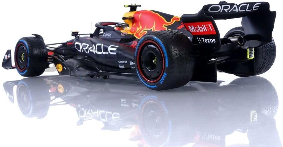 Minichamps - Red Bull - F1 RB18 Team Oracle Red Bull Racing #11 Winner Monaco GP With Rain Tires 2022 Sergio Pérez, escala 1:18