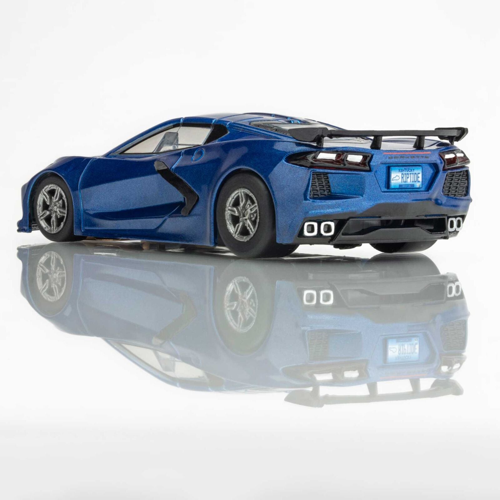 AFX - Corvette C8 Slot Car, Metallic Riptide Blue, Escala 1/64