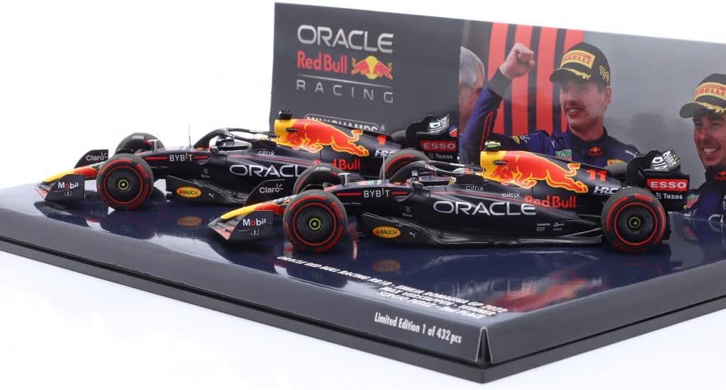 Minichamps - Red Bull - F1 Set 2X RB18 Team Oracle Red Bul Racing #1 Winner Emilia Romagna Italy GP World Champion 2022 Max Verstappen + #11 2nd Emilia Romagna Italy GP 2022 Sergio Pérez, escala 1:43