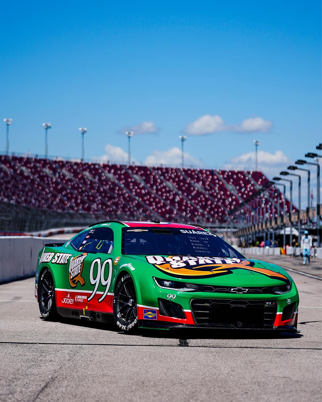 Lionel Racing - Daniel Suárez 2024 Quaker State THROWBACK ARC DIECAST, escala 1:64