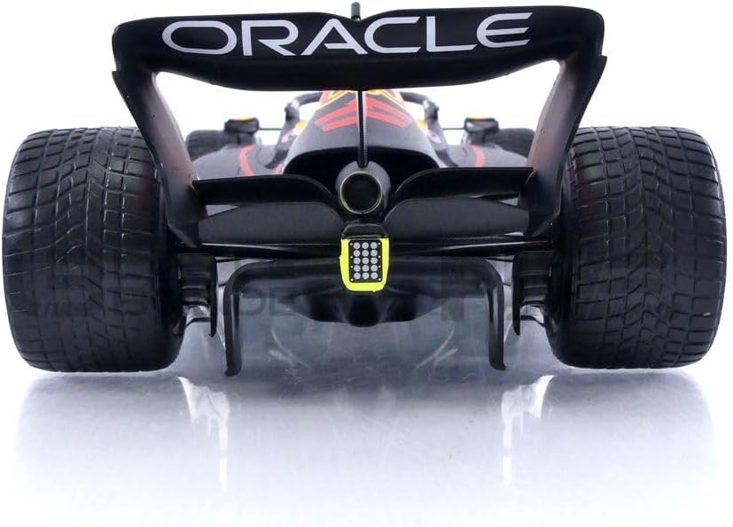 Minichamps - Red Bull - F1 RB18 Team Oracle Red Bull Racing #11 Winner Monaco GP With Rain Tires 2022 Sergio Pérez, escala 1:18