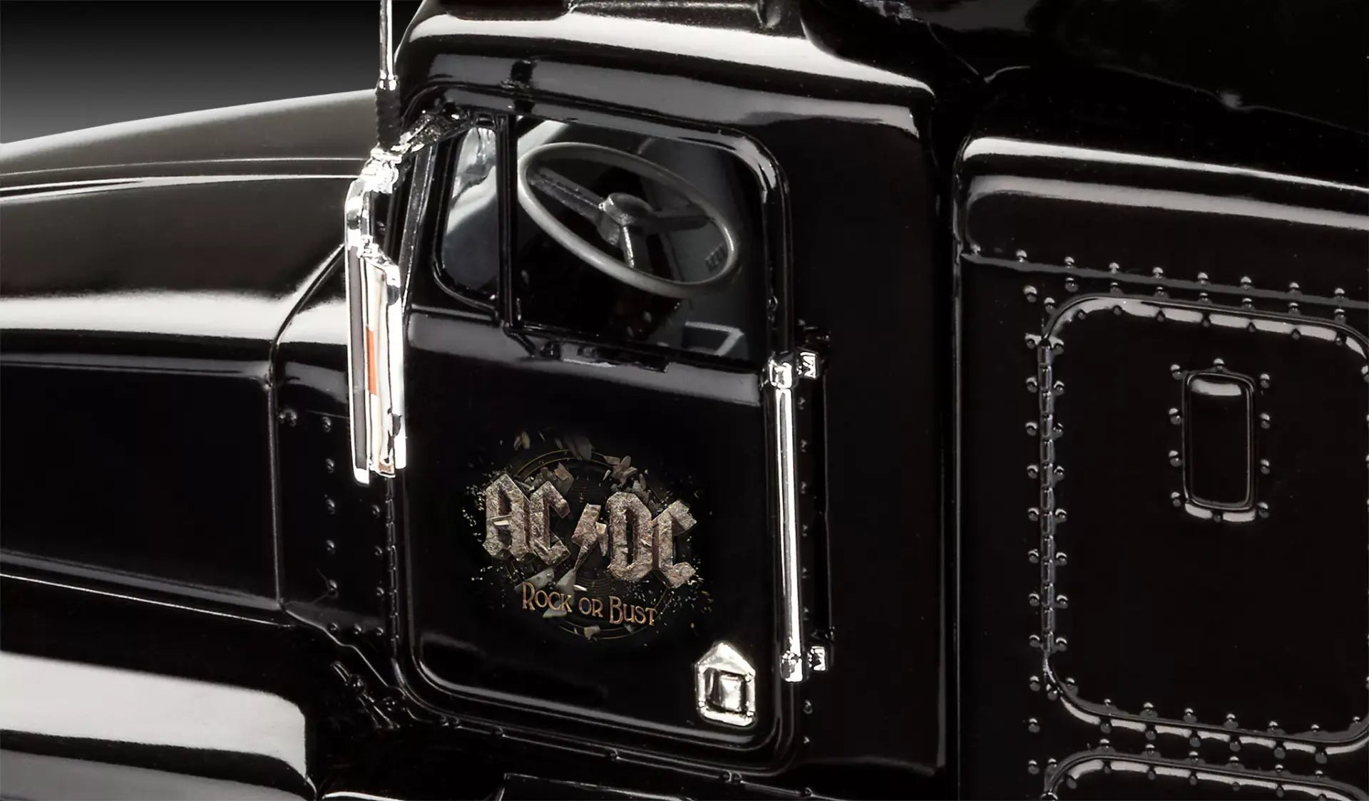 Revell - Gift Set AC/DC Tour Truck "Rock or Bust"