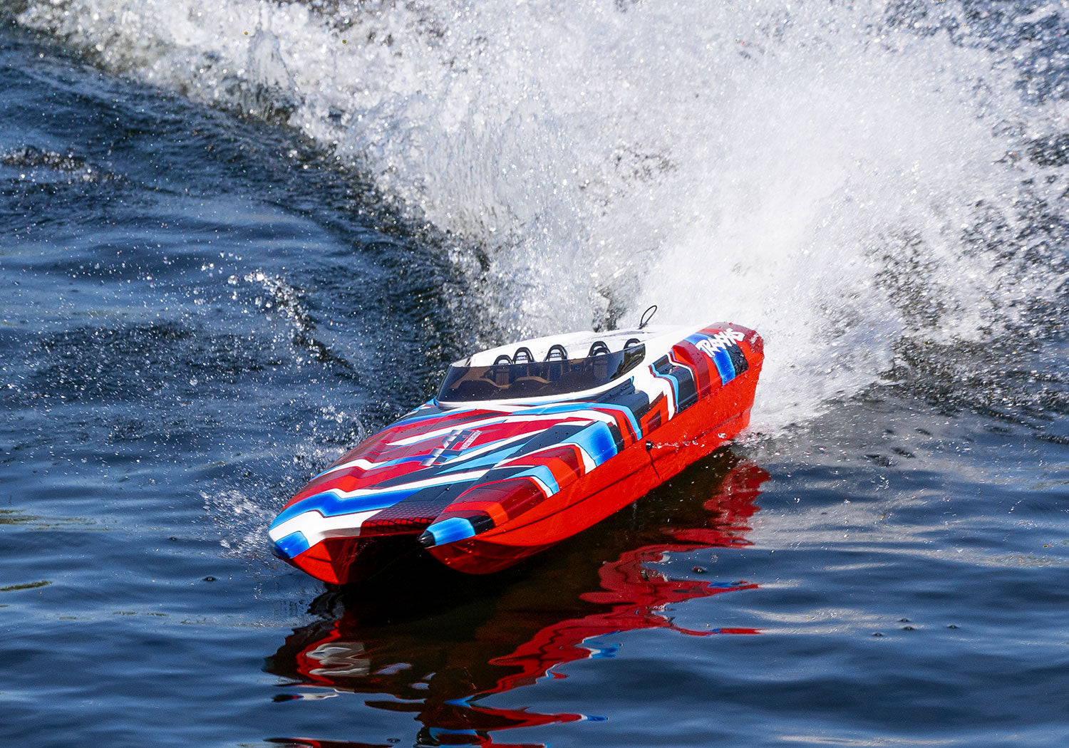 Traxxas - DCB M41 Widebody-Catamaran, Roja