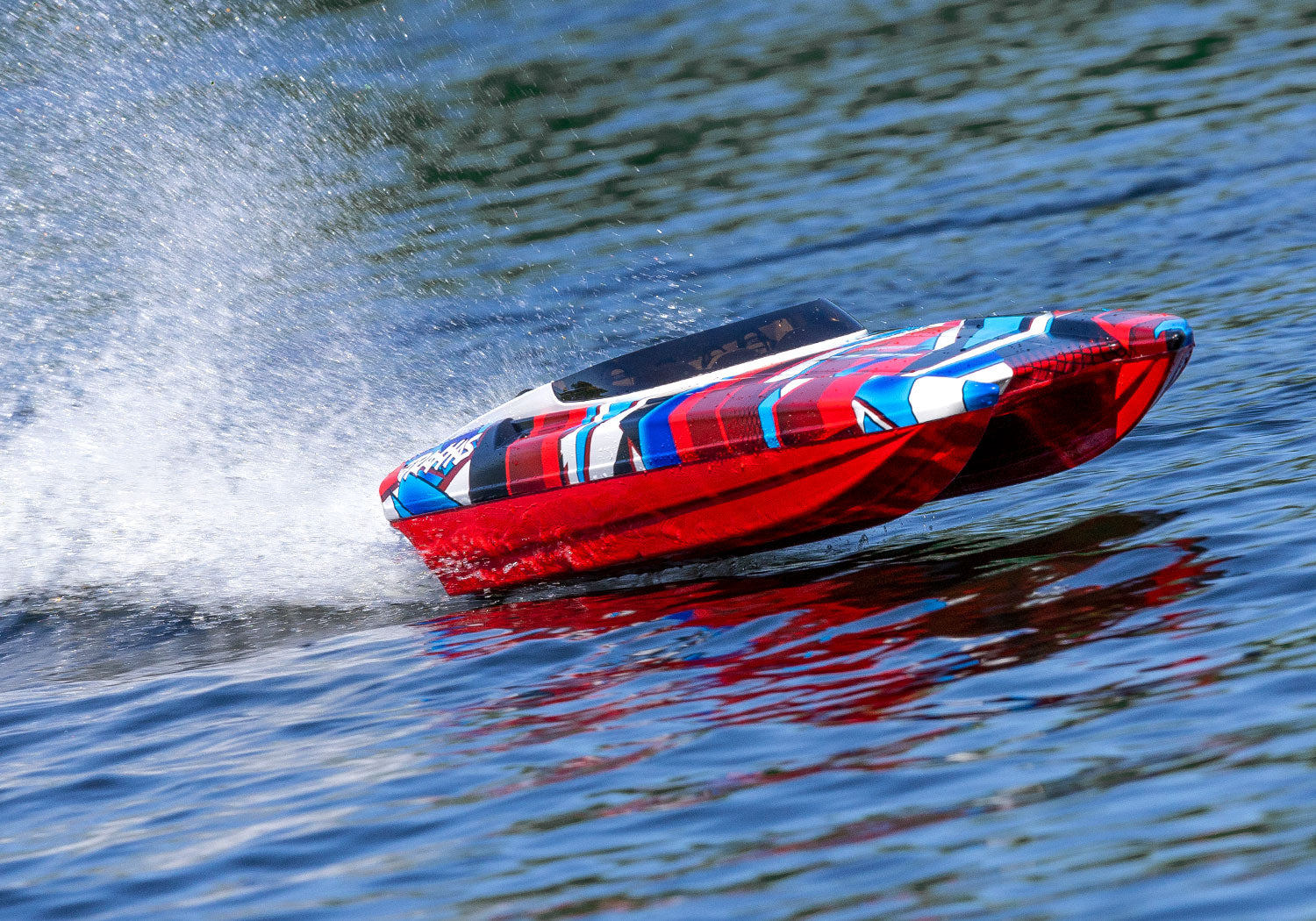 Traxxas - DCB M41 Widebody-Catamaran, Roja